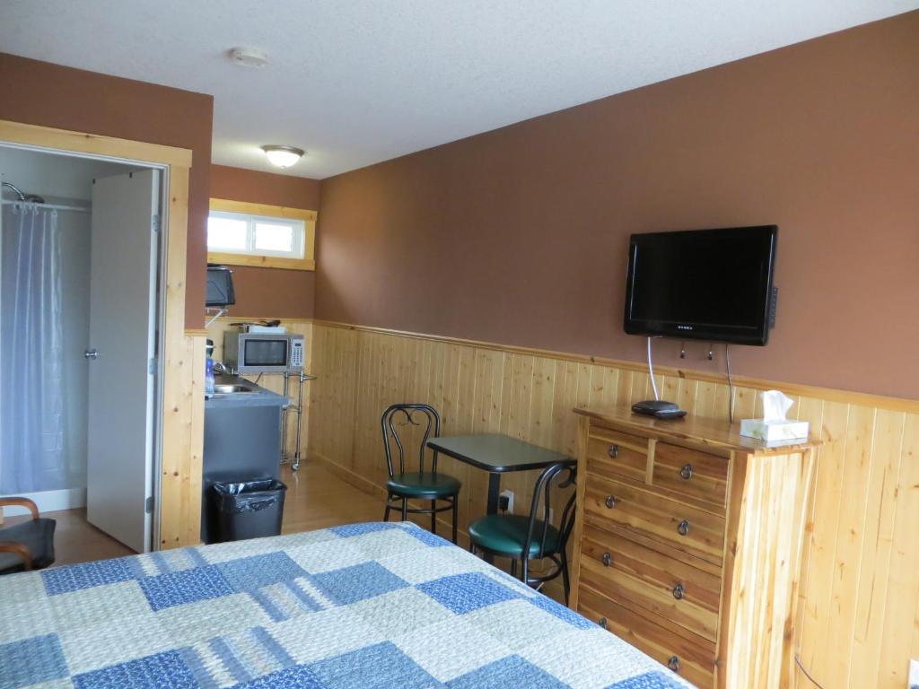 Fort Motel Fort Macleod Room photo