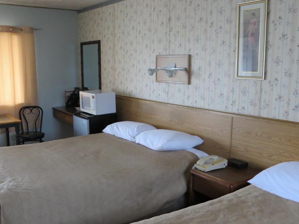 Fort Motel Fort Macleod Room photo