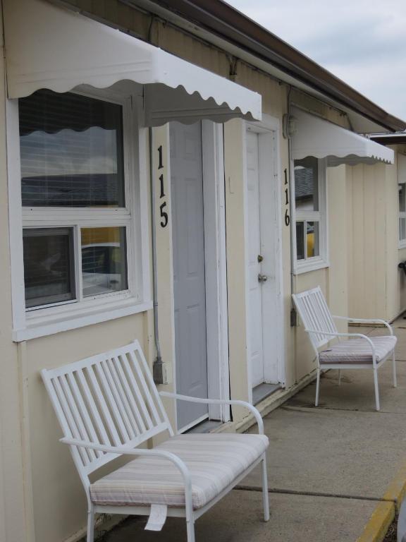 Fort Motel Fort Macleod Exterior photo