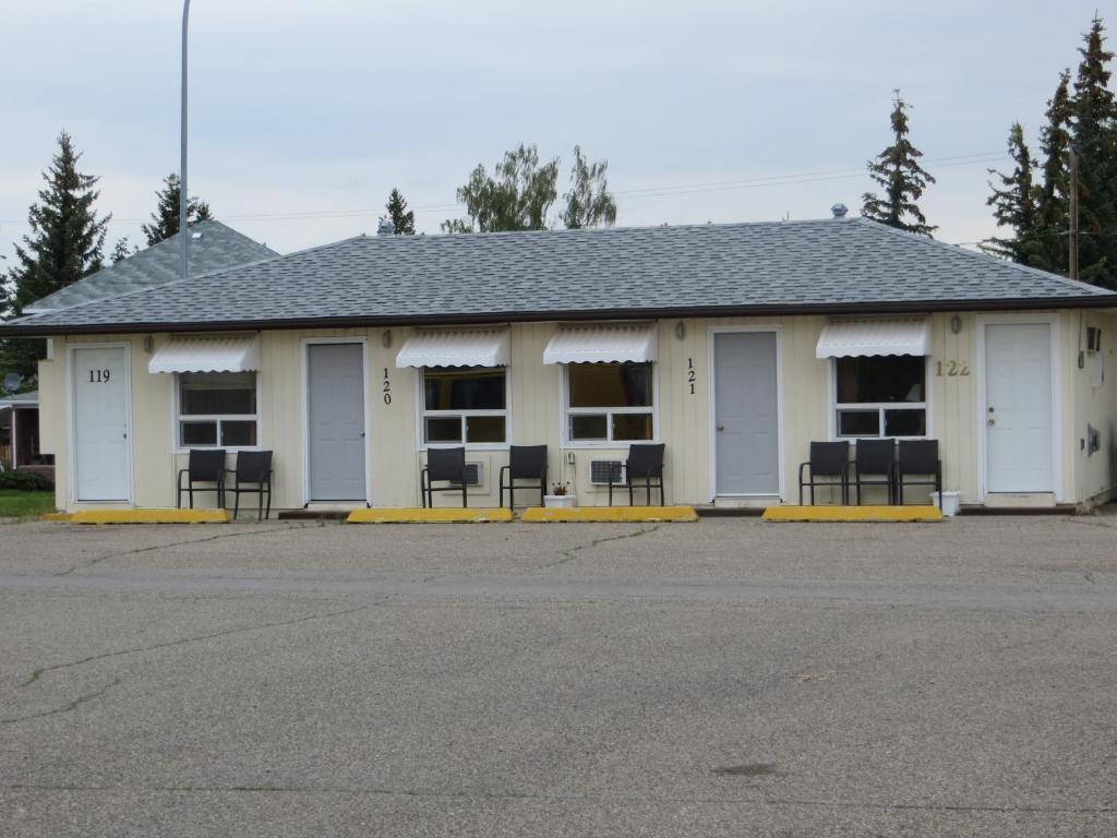 Fort Motel Fort Macleod Exterior photo