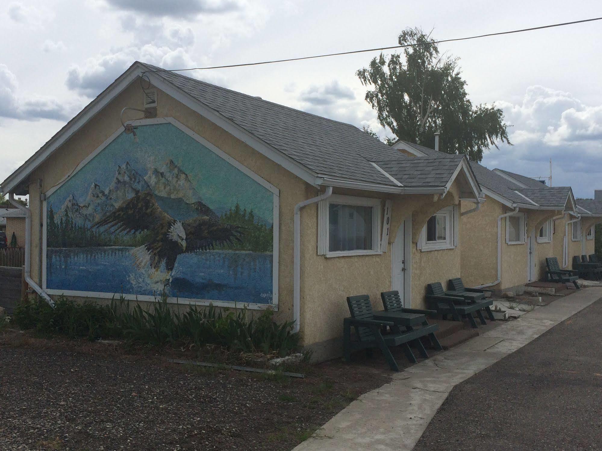 Fort Motel Fort Macleod Exterior photo